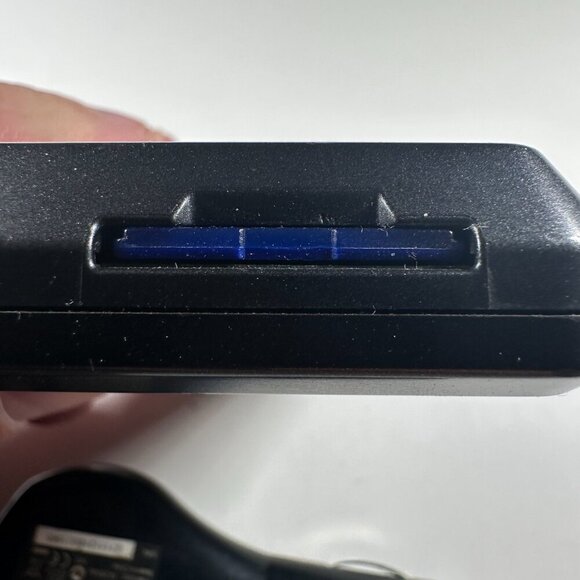 GARMIN NUVI 260W 4.3- WIDESCREEN PORTABLE GPS NAVIGATOR WITH CHARGER CABLE - Picture 3 of 6